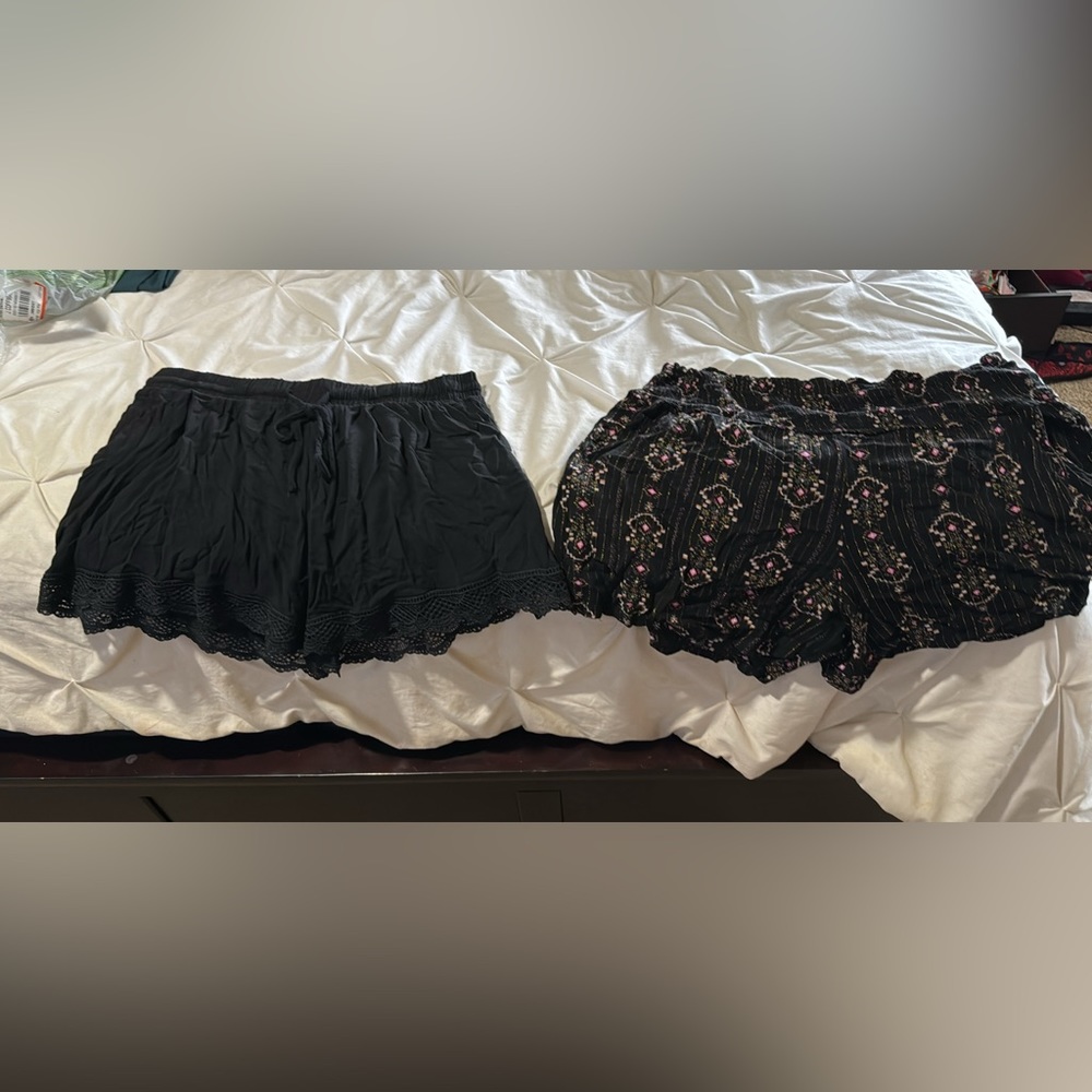 SIZE XL SHORTS. $5